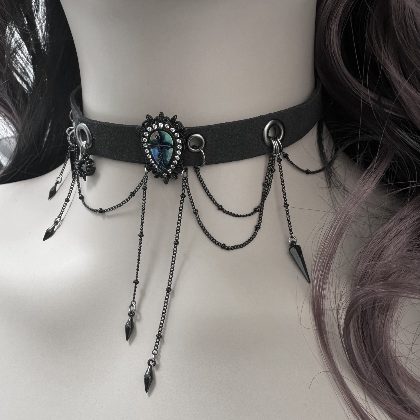 Victoria Paua Shell Cross & Chain Black Choker