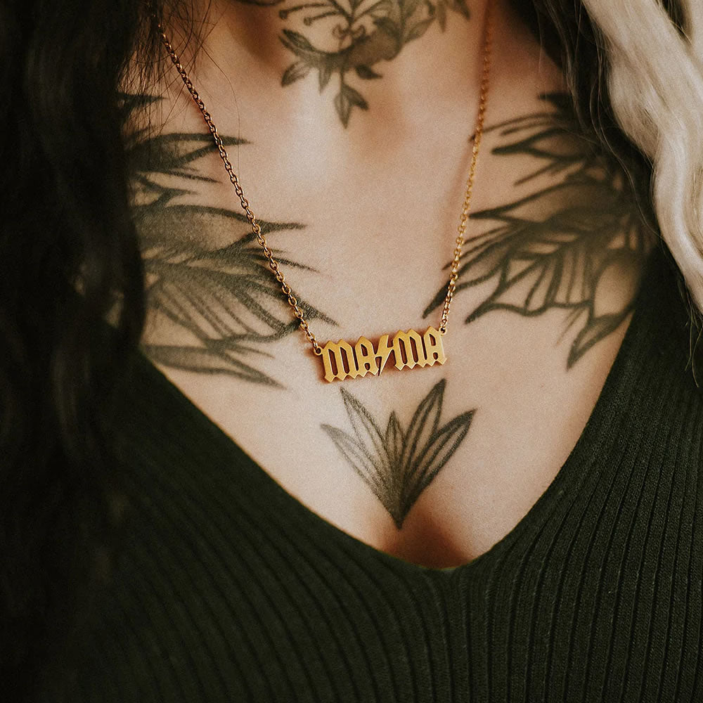 Alternative MAMA Necklace Gold
