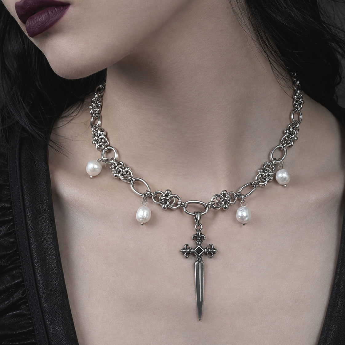 Juliet Pearl Dagger Choker Necklace